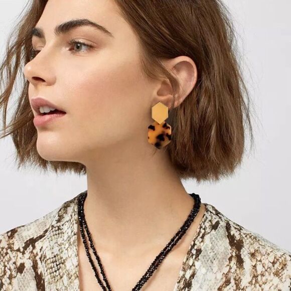 Gold Tone Black White Marble Geometric Acrylic Earrings NWT - Picture 7 of 7